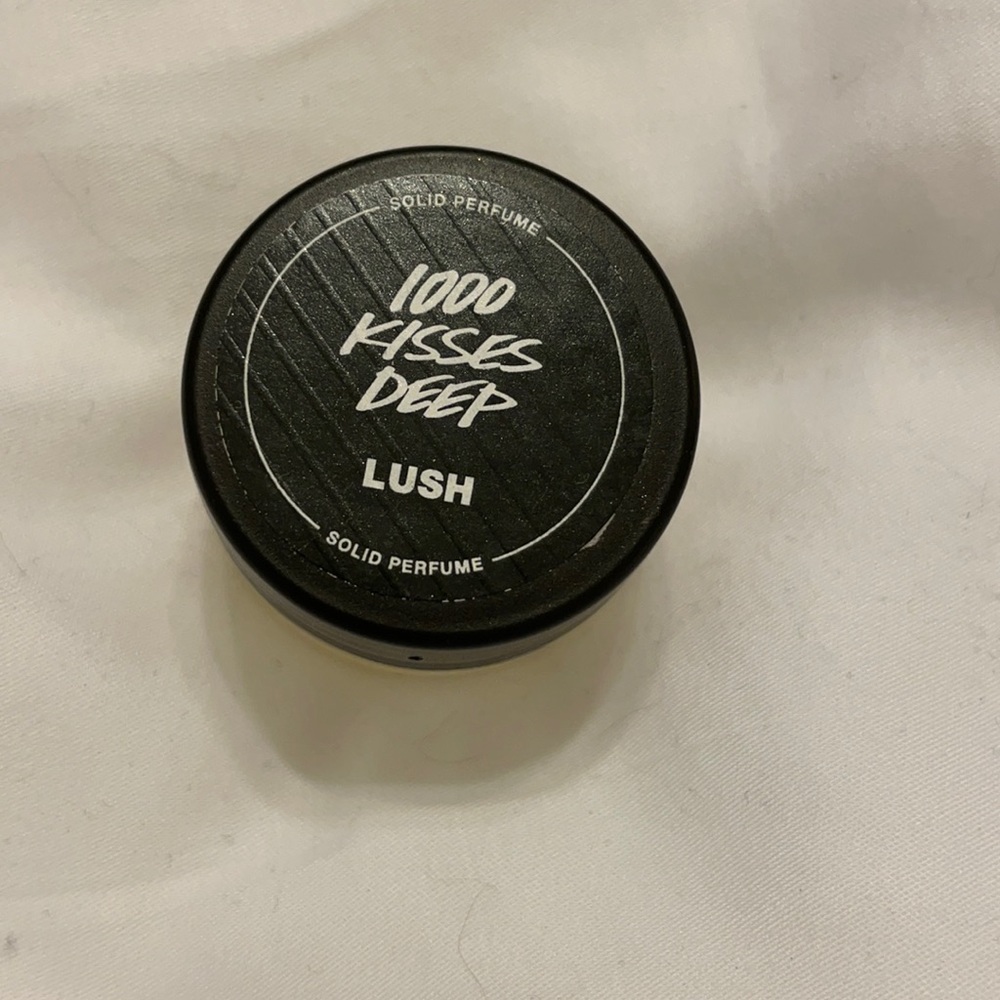 Lush cosmetics 1000 kisses deep solid perfume NEW!